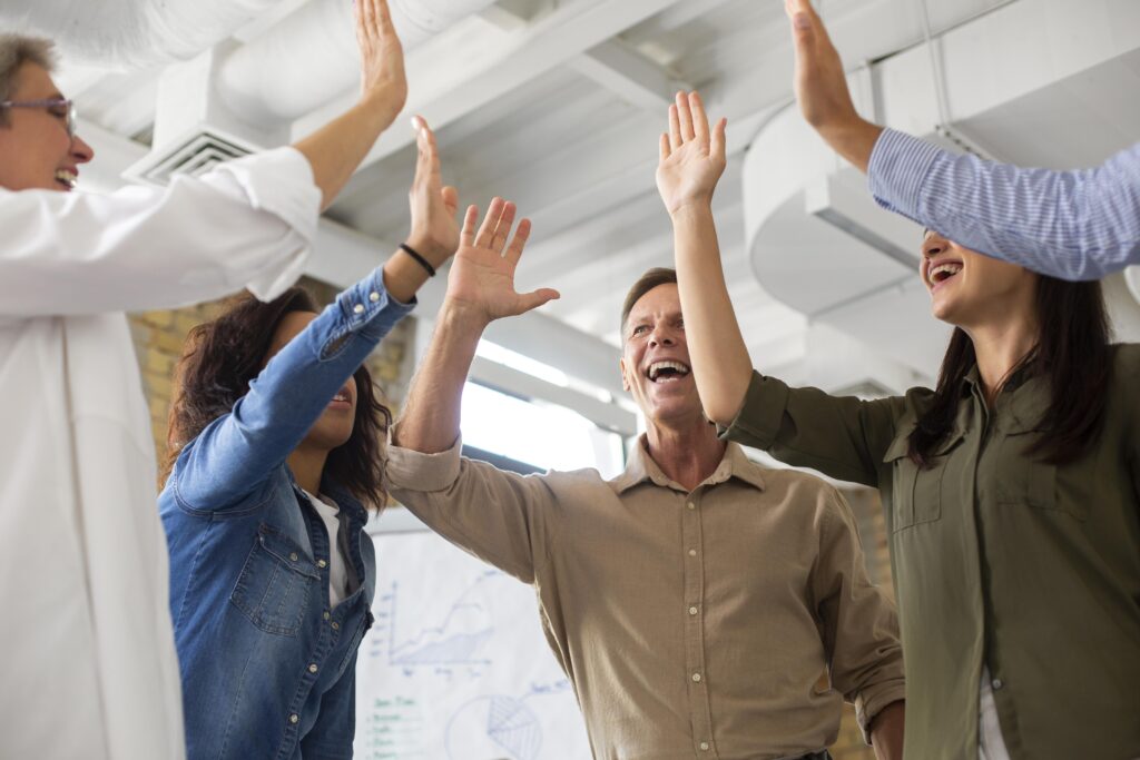 מתנה ייחודית לעובדים אמון ביטוח ופיננסים